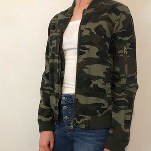Women’s camo bomber jacket